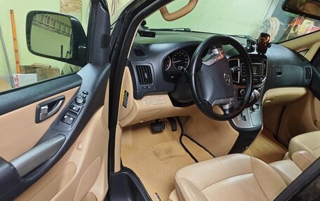 Hyundai Grand Starex Grand Starex I рестайлинг 2, 2017 год, 3 200 000 рублей, 23 фотография