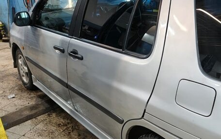 Toyota Raum I, 2000 год, 320 000 рублей, 6 фотография