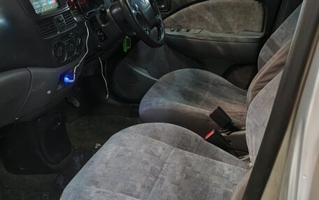 Toyota Raum I, 2000 год, 320 000 рублей, 10 фотография