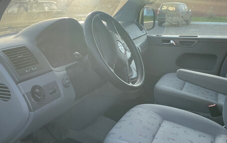 Volkswagen Multivan T5, 2005 год, 1 200 000 рублей, 10 фотография