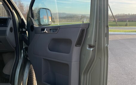 Volkswagen Multivan T5, 2005 год, 1 200 000 рублей, 12 фотография