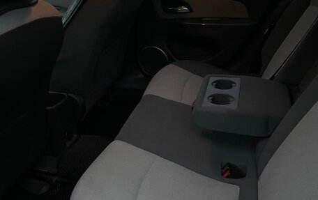 Chevrolet Cruze II, 2009 год, 380 000 рублей, 10 фотография