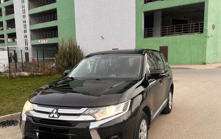 Mitsubishi Outlander III рестайлинг 3, 2017 год, 2 230 000 рублей, 1 фотография