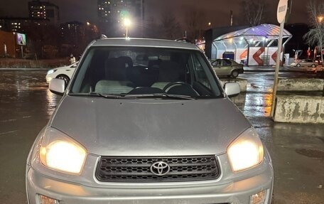 Toyota RAV4, 2000 год, 800 000 рублей, 1 фотография