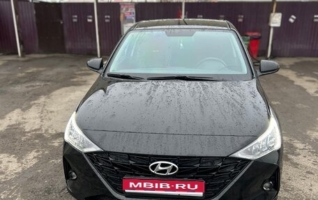 Hyundai Solaris II рестайлинг, 2021 год, 1 725 000 рублей, 6 фотография