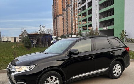 Mitsubishi Outlander III рестайлинг 3, 2017 год, 2 230 000 рублей, 2 фотография