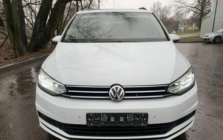 Volkswagen Touran III, 2018 год, 1 670 000 рублей, 3 фотография