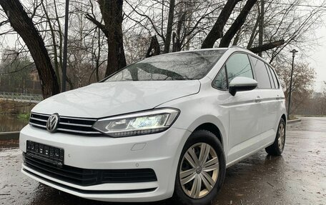 Volkswagen Touran III, 2018 год, 1 670 000 рублей, 2 фотография