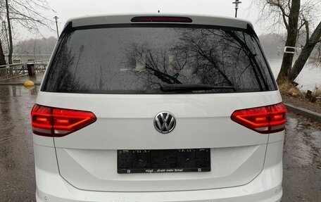 Volkswagen Touran III, 2018 год, 1 670 000 рублей, 11 фотография