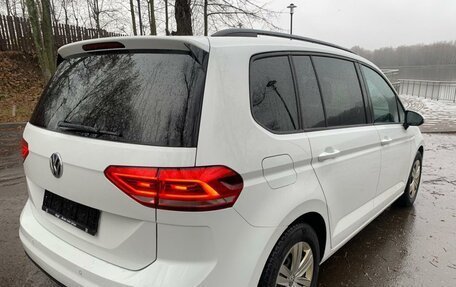 Volkswagen Touran III, 2018 год, 1 670 000 рублей, 14 фотография