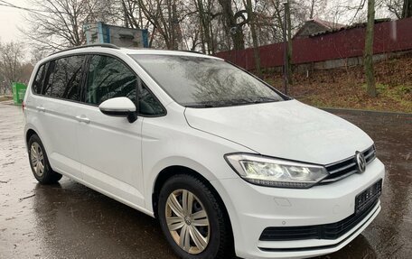 Volkswagen Touran III, 2018 год, 1 670 000 рублей, 7 фотография
