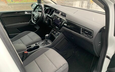 Volkswagen Touran III, 2018 год, 1 670 000 рублей, 22 фотография