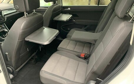 Volkswagen Touran III, 2018 год, 1 670 000 рублей, 32 фотография