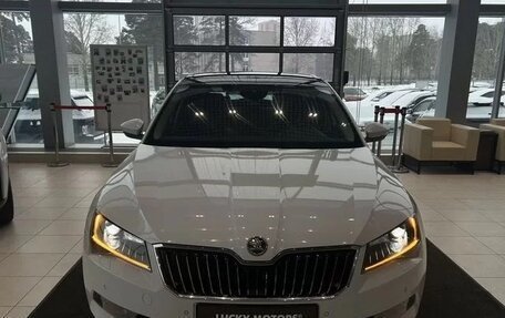 Skoda Superb III рестайлинг, 2015 год, 1 935 000 рублей, 2 фотография