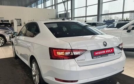 Skoda Superb III рестайлинг, 2015 год, 1 935 000 рублей, 5 фотография