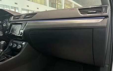 Skoda Superb III рестайлинг, 2015 год, 1 935 000 рублей, 32 фотография