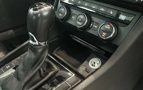 Skoda Superb III рестайлинг, 2015 год, 1 935 000 рублей, 31 фотография