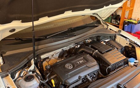 Volkswagen Tiguan II, 2018 год, 3 505 000 рублей, 14 фотография