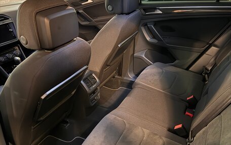 Volkswagen Tiguan II, 2018 год, 3 505 000 рублей, 11 фотография