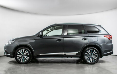 Mitsubishi Outlander III рестайлинг 3, 2018 год, 1 940 000 рублей, 8 фотография