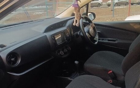 Toyota Vitz, 2019 год, 950 000 рублей, 7 фотография