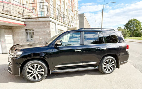 Toyota Land Cruiser 200, 2018 год, 9 499 000 рублей, 3 фотография