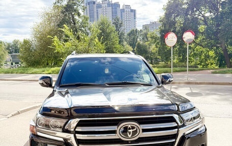 Toyota Land Cruiser 200, 2018 год, 9 499 000 рублей, 2 фотография
