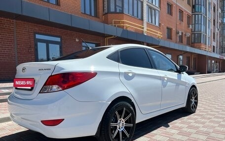 Hyundai Solaris II рестайлинг, 2013 год, 1 000 000 рублей, 8 фотография