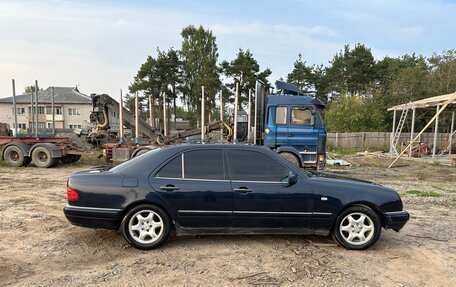 Mercedes-Benz E-Класс, 1996 год, 280 000 рублей, 3 фотография