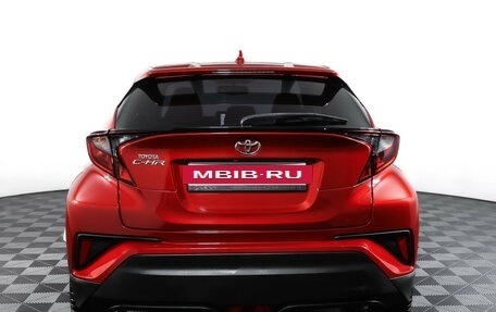 Toyota C-HR I рестайлинг, 2020 год, 2 490 000 рублей, 6 фотография