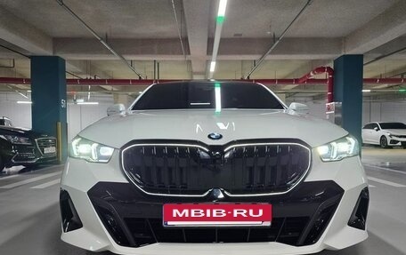 BMW 5 серия, 2024 год, 5 805 000 рублей, 2 фотография