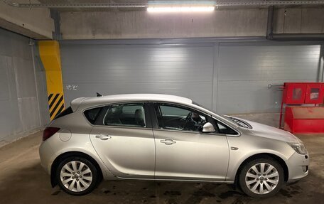 Opel Astra J, 2010 год, 555 000 рублей, 4 фотография