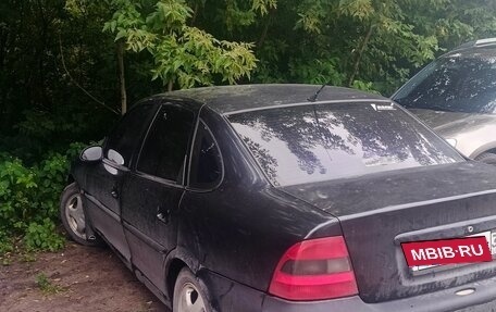 Opel Vectra B рестайлинг, 1996 год, 200 000 рублей, 5 фотография