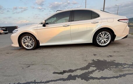 Toyota Camry, 2020 год, 2 500 000 рублей, 3 фотография