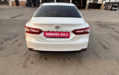 Toyota Camry, 2020 год, 2 500 000 рублей, 2 фотография