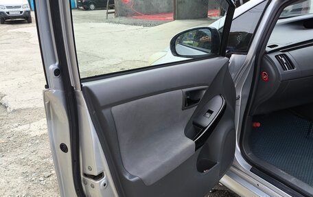 Toyota Prius, 2010 год, 850 000 рублей, 2 фотография