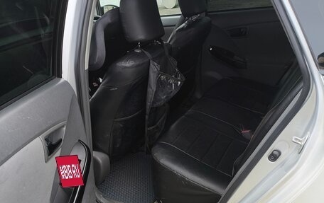 Toyota Prius, 2010 год, 850 000 рублей, 5 фотография