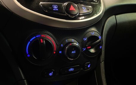 Hyundai Solaris II рестайлинг, 2013 год, 820 000 рублей, 14 фотография