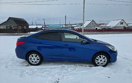 Hyundai Solaris II рестайлинг, 2011 год, 770 000 рублей, 2 фотография