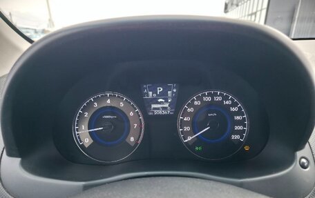 Hyundai Solaris II рестайлинг, 2011 год, 770 000 рублей, 7 фотография