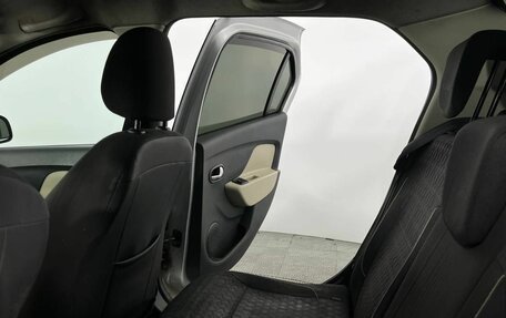 Renault Logan II, 2018 год, 375 000 рублей, 9 фотография