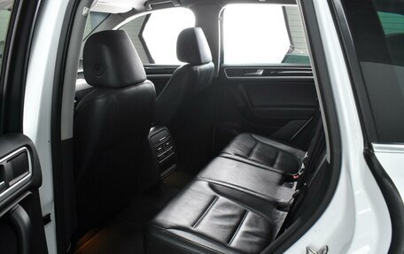 Volkswagen Touareg III, 2012 год, 1 999 000 рублей, 11 фотография