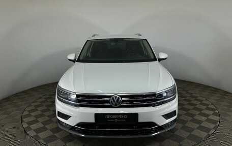 Volkswagen Tiguan II, 2018 год, 2 200 000 рублей, 2 фотография