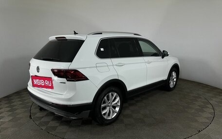 Volkswagen Tiguan II, 2018 год, 2 200 000 рублей, 6 фотография
