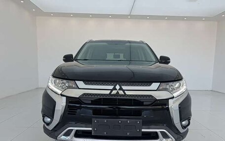 Mitsubishi Outlander III рестайлинг 3, 2021 год, 1 930 469 рублей, 2 фотография