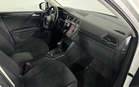 Volkswagen Tiguan II, 2018 год, 2 200 000 рублей, 14 фотография