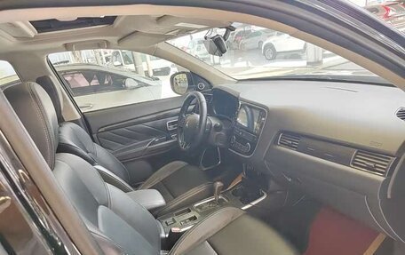 Mitsubishi Outlander III рестайлинг 3, 2021 год, 1 930 469 рублей, 12 фотография