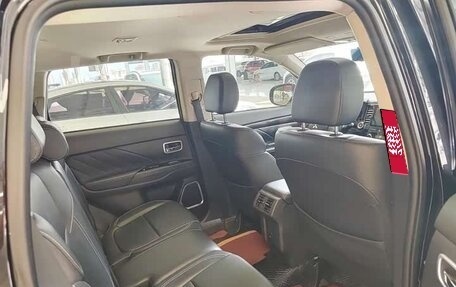 Mitsubishi Outlander III рестайлинг 3, 2021 год, 1 930 469 рублей, 13 фотография