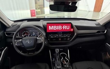 Toyota Highlander, 2024 год, 5 380 469 рублей, 12 фотография