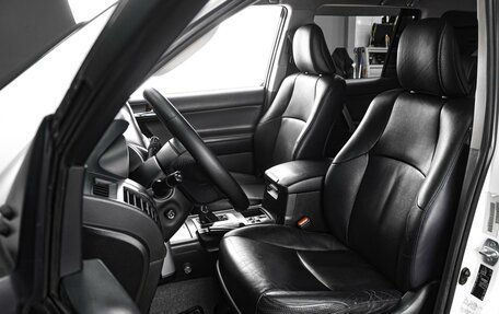 Toyota Land Cruiser Prado 150 рестайлинг 2, 2013 год, 3 779 000 рублей, 10 фотография